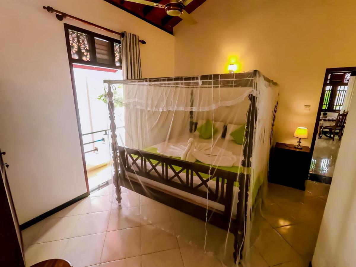 Villa De White Sambur Hikkaduwa Kültér fotó