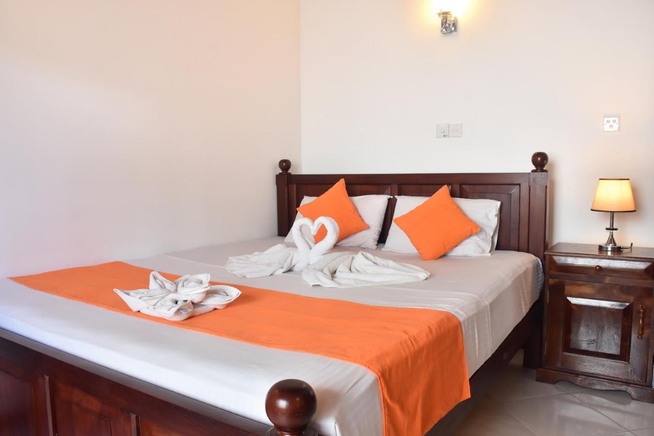 Villa De White Sambur Hikkaduwa Kültér fotó