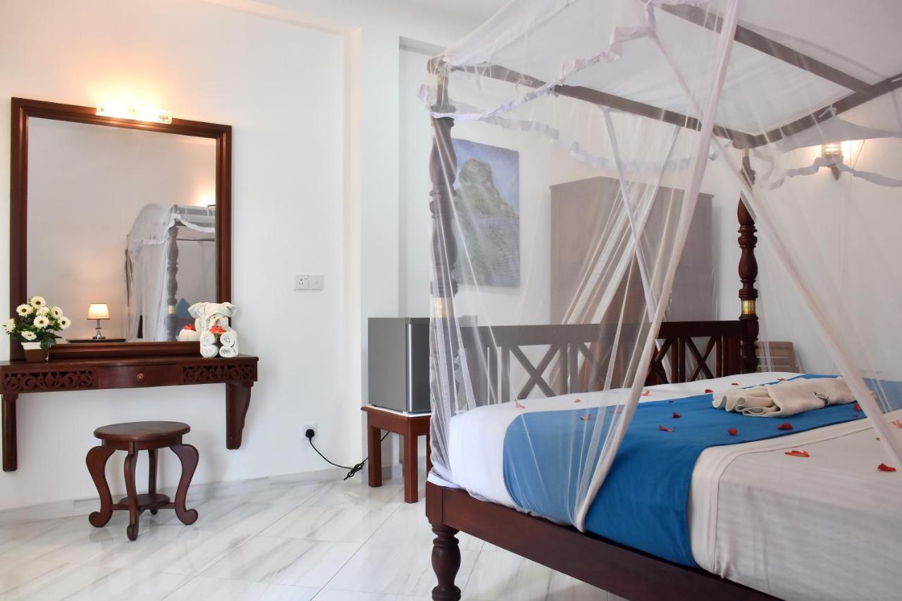 Villa De White Sambur Hikkaduwa Kültér fotó