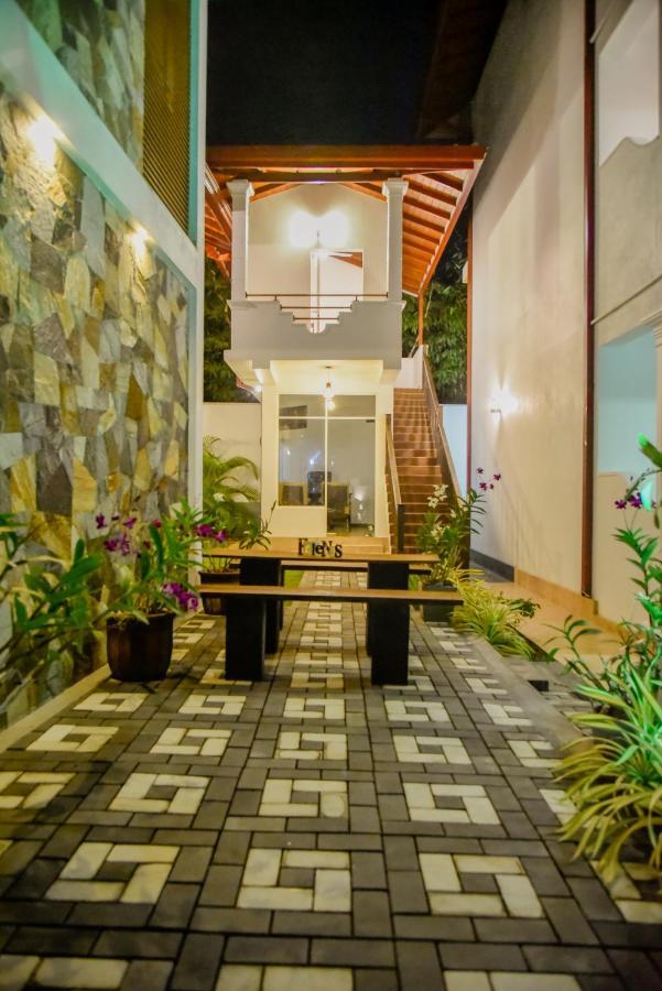 Villa De White Sambur Hikkaduwa Kültér fotó